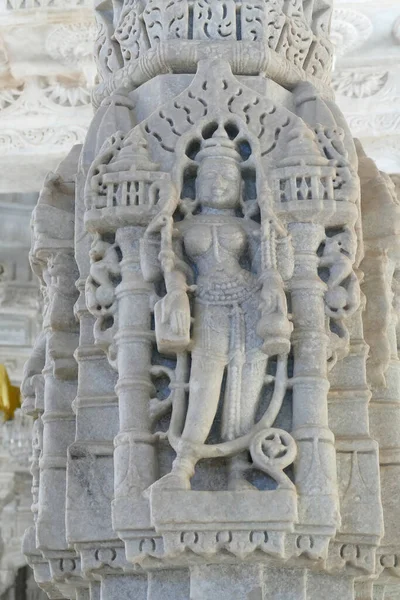 Plano Vertical Una Figura Esculpida Templo Ranakpur Jain India —  Fotos de Stock