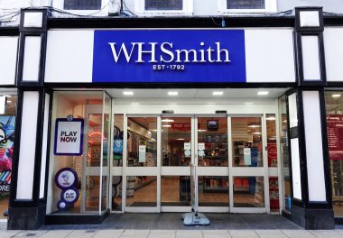 Şehir merkezindeki WH Smith mağazası, York, İngiltere.