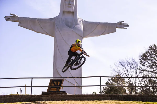 Motociclista Che Trucchi Durante Gara Enduro Eureka Springs City Arkansas — Foto Stock