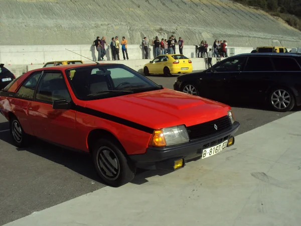 Voiture Sport Française Dans Asphalte Renault Fuego — Photo