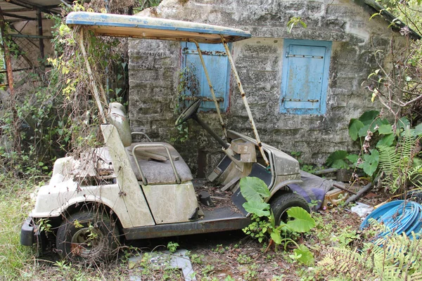 Carro Golf Que Fue Dejado Lugar Abandonado Isla Lantau Está —  Fotos de Stock