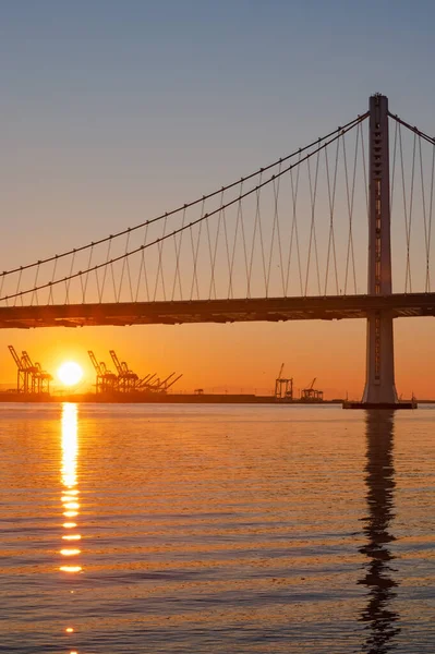 Golden Gate Köprüsü Üzerinde Turuncu Bir Gün Batımı Güzel Bir — Stok fotoğraf