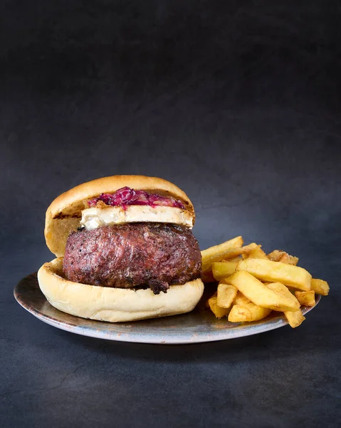 Vertical Shot Blarney Burger French Fries Side Plate — Stock Photo, Image