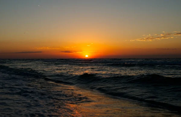 夕暮れ時の美しい海景 — ストック写真