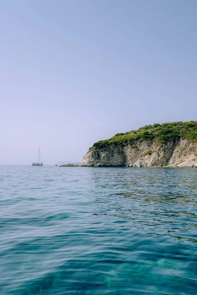 Una Vista Una Barca Meganisi Grecia Insieme Mini Isole Rocciose — Foto Stock