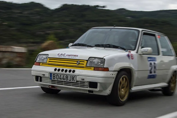 Weißes Französisches Sportgerät Auf Dem Asphalt Renault Turbo — Stockfoto