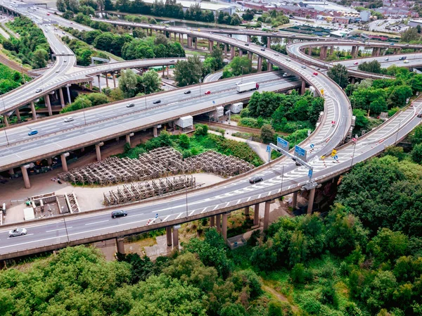 Luchtfoto Van Een Complex Knooppunt Van Autosnelwegen Met Verkeer — Stockfoto