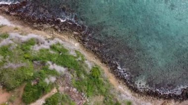Margarita Adası, Karayip Denizi 'ndeki plajın havadan görüntüsü.