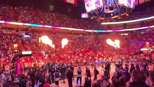 Miami Heat Nba Maçı Nda Yavaş Çekim Alev Makineleri Amerikan — Stok video