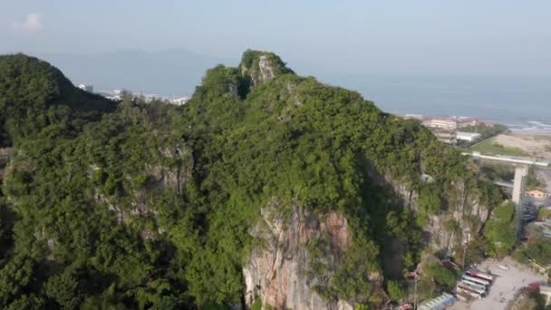 Una Vista Aérea Panorámica Las Montañas Ngu Hanh Son Nang — Vídeos de Stock