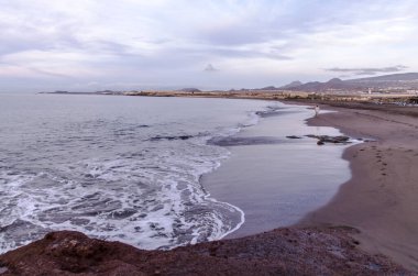 İspanya 'nın TenerifeCanary Adalarında Gün Doğumu Saati Sahil ve Dalga