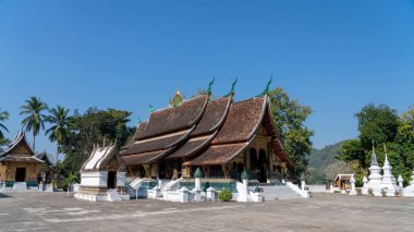 Luang Prabang, Laos 'taki Wat Sensoukharam Budist tapınağının manzarası.