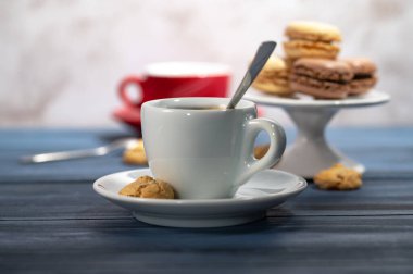 Bir kahve fincanının yakın çekimi.