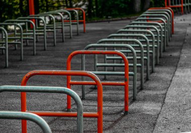 Okuldaki spor eşyaları