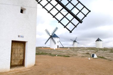 Campo de Criptana 'daki İspanyol yel değirmenleri