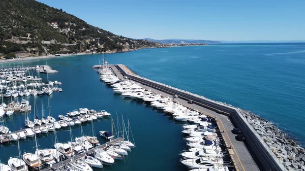 Luftaufnahme Des Hafens Von Alassio Mit Yachten Einem Sonnigen Tag — Stockfoto