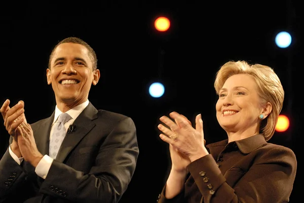 오바마 대통령 힐러리 클린턴 대통령 할리우드 극장에서 민주당 토론회에 — 스톡 사진