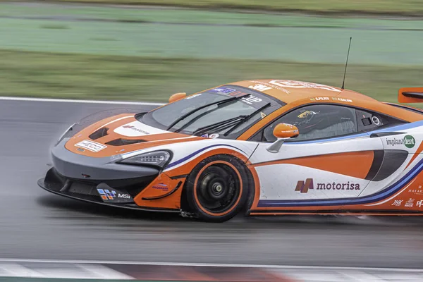 Super Fast Car Track Cloudy Rainy Day Mclaren 570S — Stock Photo, Image