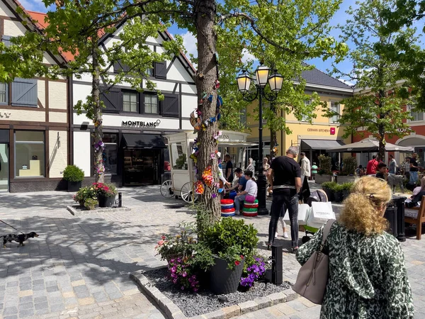 Crowd People Walking Street Roermond — Stock Photo, Image