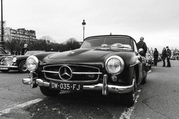 Grayscale Přední Snímek Mercedes Benz W121 190Sl Klasické Luxusní Auto — Stock fotografie