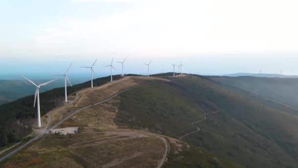 Imágenes Aéreas Las Turbinas Eólicas Industriales Alto Trevim Lousa Coimbra — Vídeos de Stock