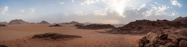 석양에 요르단 사막의 파노라마 — 스톡 사진