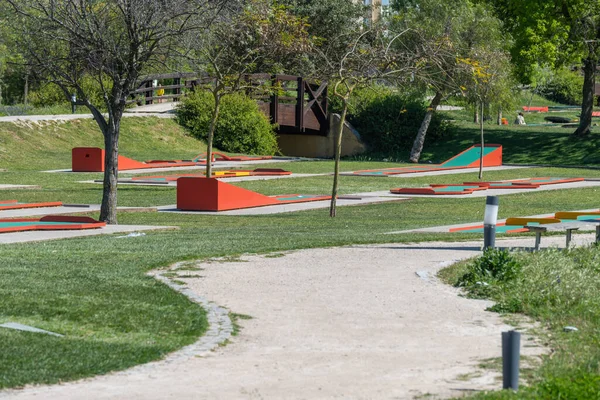 リスボンのJor都市公園でのミニゴルフコースの景色 — ストック写真