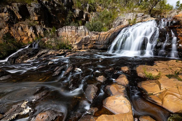澳大利亚维多利亚州格兰帕斯国家公园的麦肯齐瀑布和麦肯齐河 — 图库照片