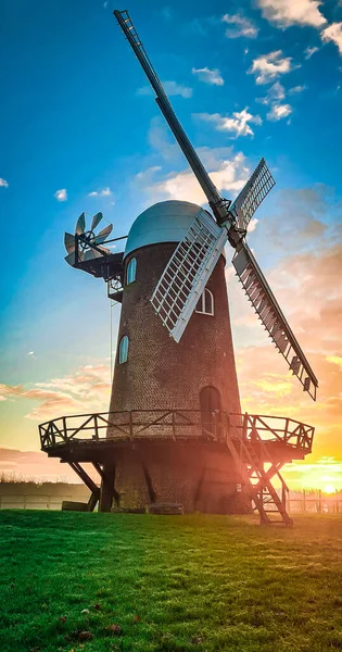 Vertical Shot Windmill Field Sunset — Stock Photo, Image