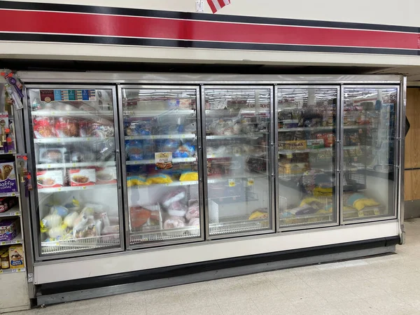 Primer Plano Refrigeradores Una Tienda Comestibles Por Menor — Foto de Stock