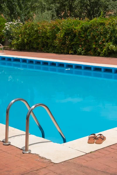 Bandeira Férias Luxo Fundo Protetor Solar Espreguiçadeira Piscina Para Sol — Fotografia de Stock