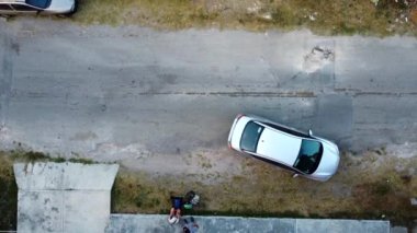 Bacalar Mahallesi 'nin dar yolundaki hava aracı görüntüleri.