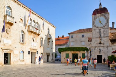 Bir ortaçağ Hırvat kasabası olan Trogir 'teki eski binaların manzarası