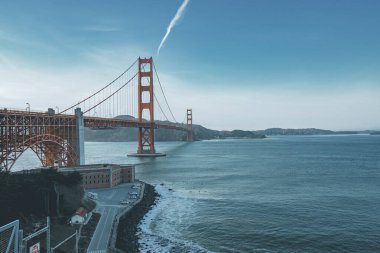 Gündüz vakti Golden Gate Köprüsü 'nün perspektif görüntüsü..
