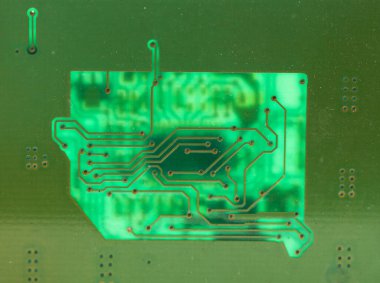 Yeşil baskılı devre kartına yakın plan (PCB)