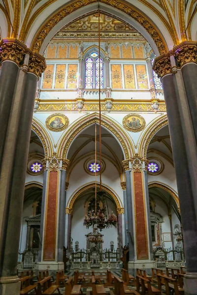 意大利那不勒斯圣道明美少校教堂的内部 — 图库照片