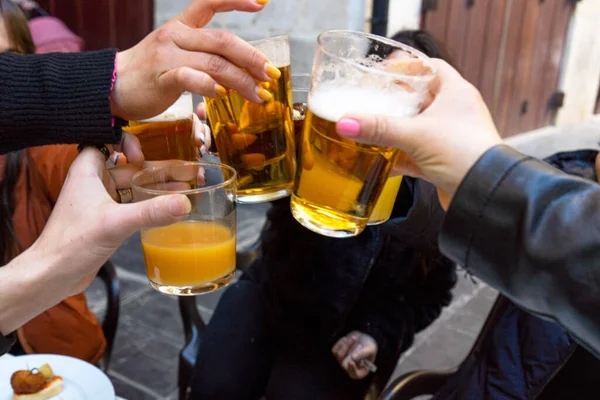 Group People Clinking Glasses Beer Orange Cocktail — Stock Photo, Image