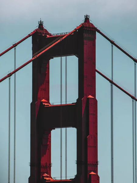 Primer Plano Vertical Del Puente Golden Gate — Foto de Stock