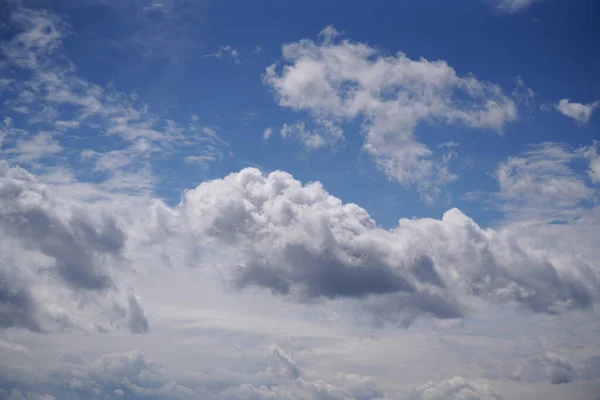 Захватывающий Вид Живописный Облачный Ландшафт — стоковое фото