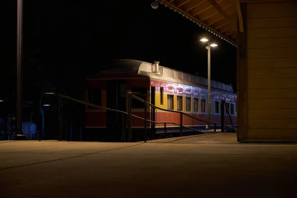 Belvárosban Folsom Sutter Street Egy Vonattal Éjszaka — Stock Fotó