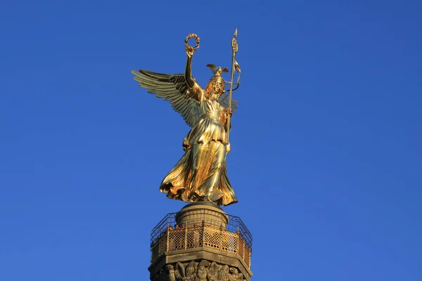 Berlin Almanya Arka Planda Açık Gökyüzü Olan Zafer Sütunu Nun — Stok fotoğraf