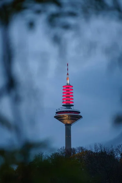 Egy Függőleges Felvételű Televíziós Torony Németországban — Stock Fotó