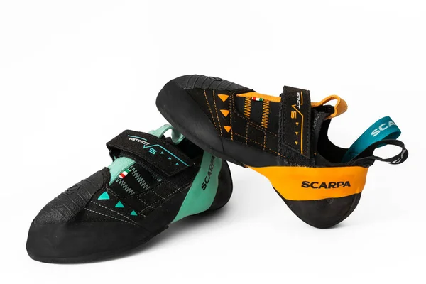 Крупный План Скалолазания Обувь Scarpa Instinct Изолированы Белом Фоне — стоковое фото