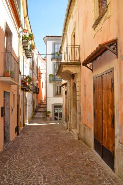 Rivello 'da dar bir sokak, İtalya' nın Basilicata bölgesinde bir köy..