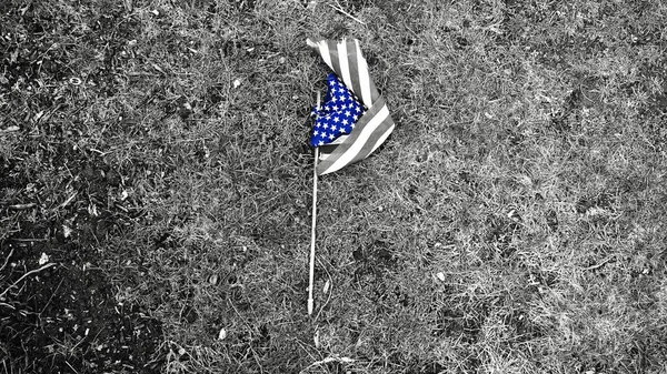 Брудний Старий Прапор Америки Після Святкування — стокове фото