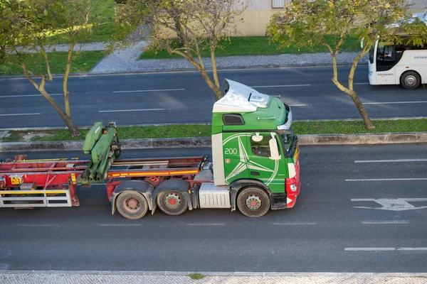 Una Foto Camión Que Lleva Herramientas Carretera Lisboa — Foto de Stock