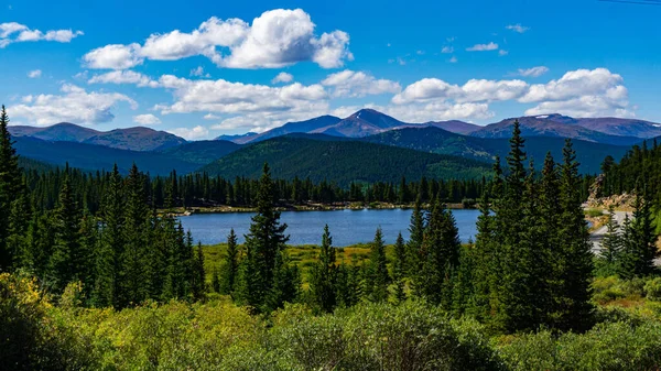 Cloudy Blue Sky Green Hills Blue Lake Spring — Stock Photo, Image