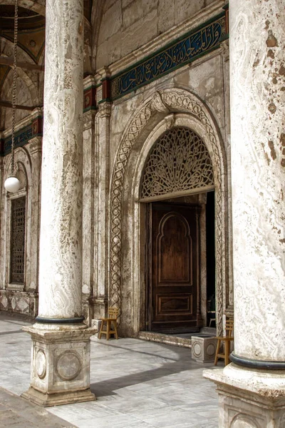 Вертикальный Снимок Исторического Здания Византийском Стиле — стоковое фото