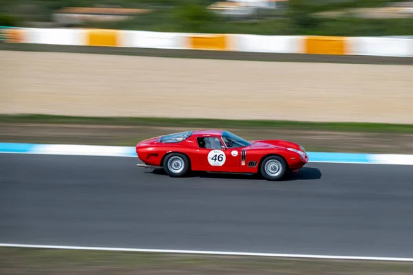 Kırmızı Eski Bir Ferrari 250 Gto Arabası Yarış Pistinde Bulanık — Stok fotoğraf