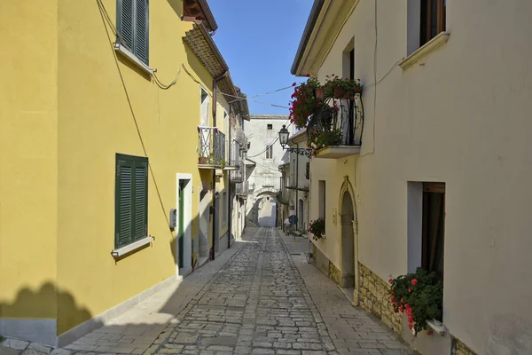 San Marco Dei Cavoti一条狭窄街道的特写镜头 — 图库照片